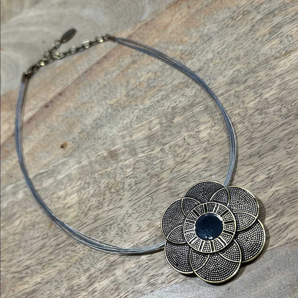 Floral Pendant Necklace in Gold and Black choker
